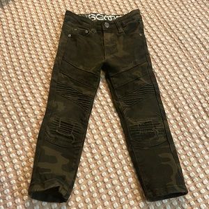 My sons gently worn clothing